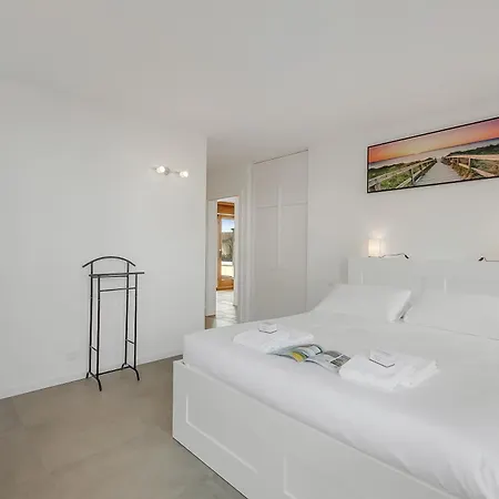 Casa Di Bea - 1br With Terrace & Parking - Happy