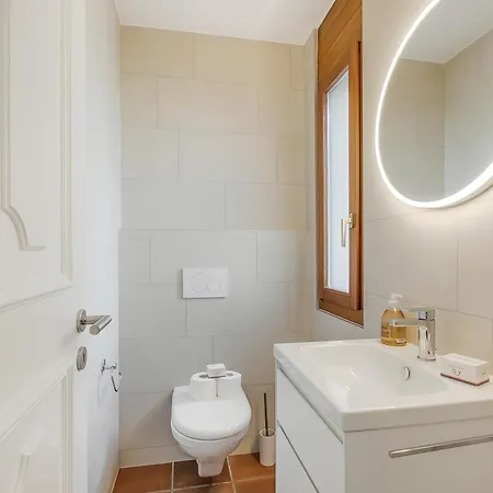Casa Di Bea - 1br With Terrace & Parking - Happy Apartament *